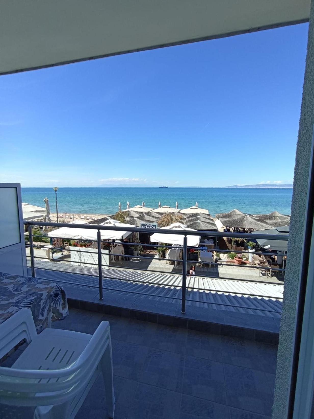Peraía Aktis Sea View Studios מראה חיצוני תמונה